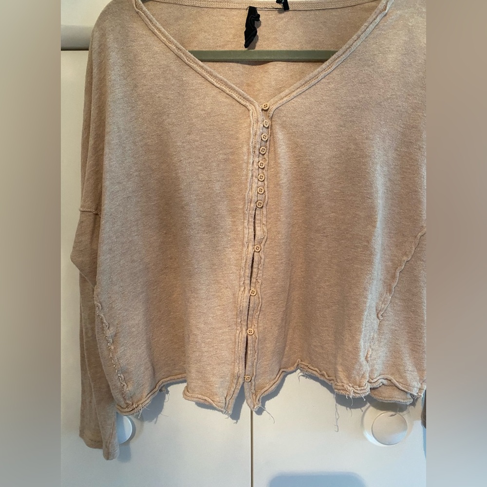 Boho Urban Outfitters Beige Button-Up Top small FLOWY